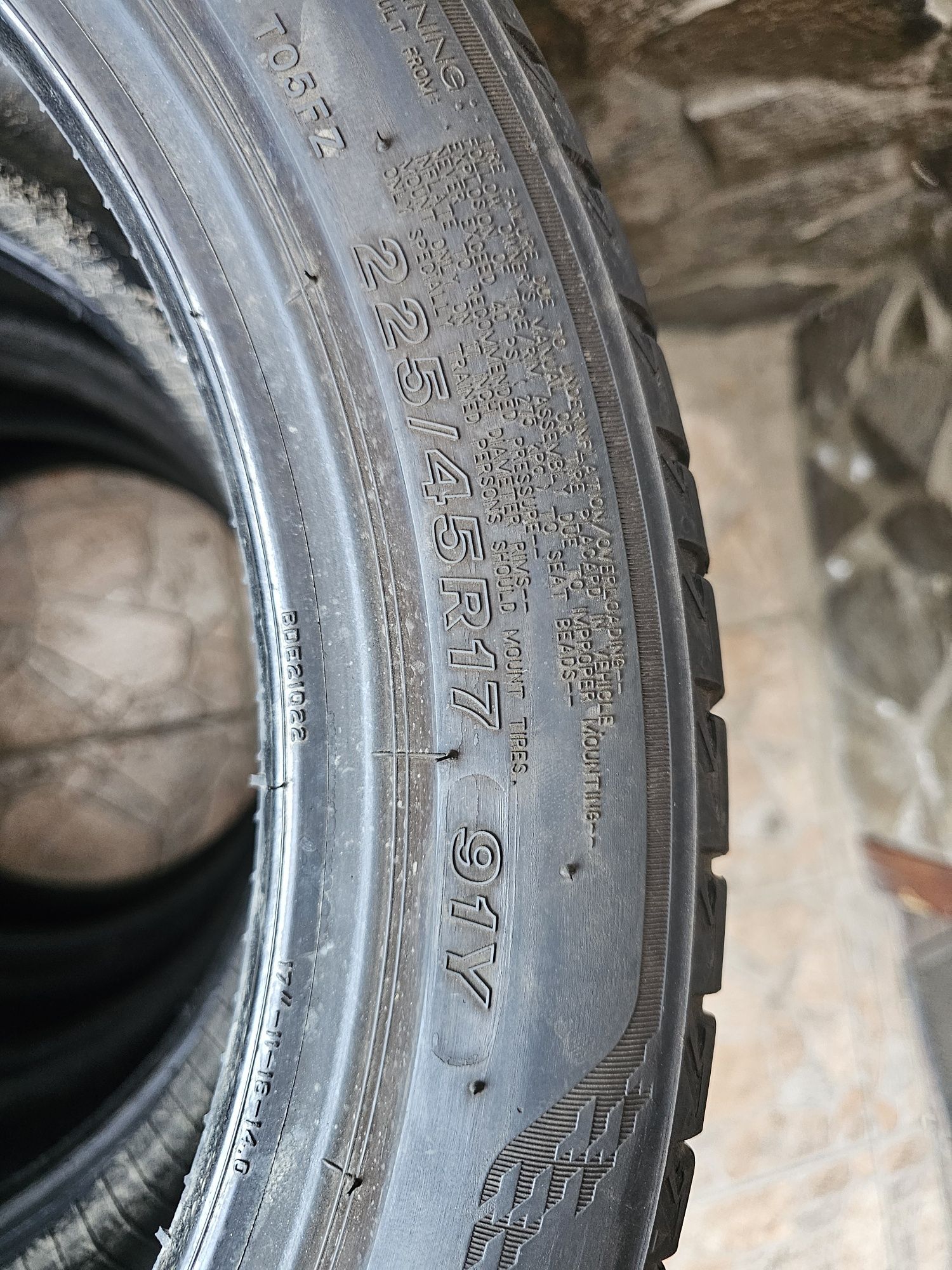 Anvelope Bridgestone 225/45 R17 Vara