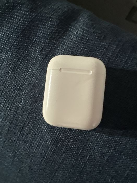 Беспроводные наушники Apple AirPods