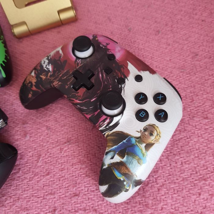 Pachet Nintendo Switch – Accesorii și Controllere