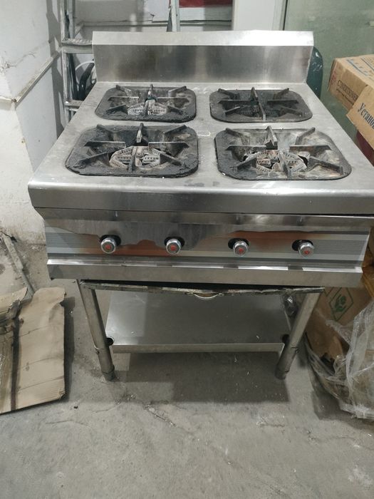 Продам газовую плиту