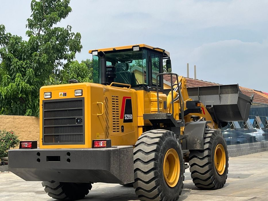 Экскаватор, фронтальный погрузчик, автогрейдер