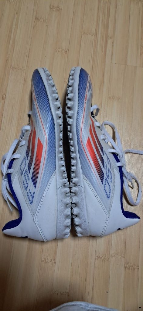 Стоножки Adidas F50 бял