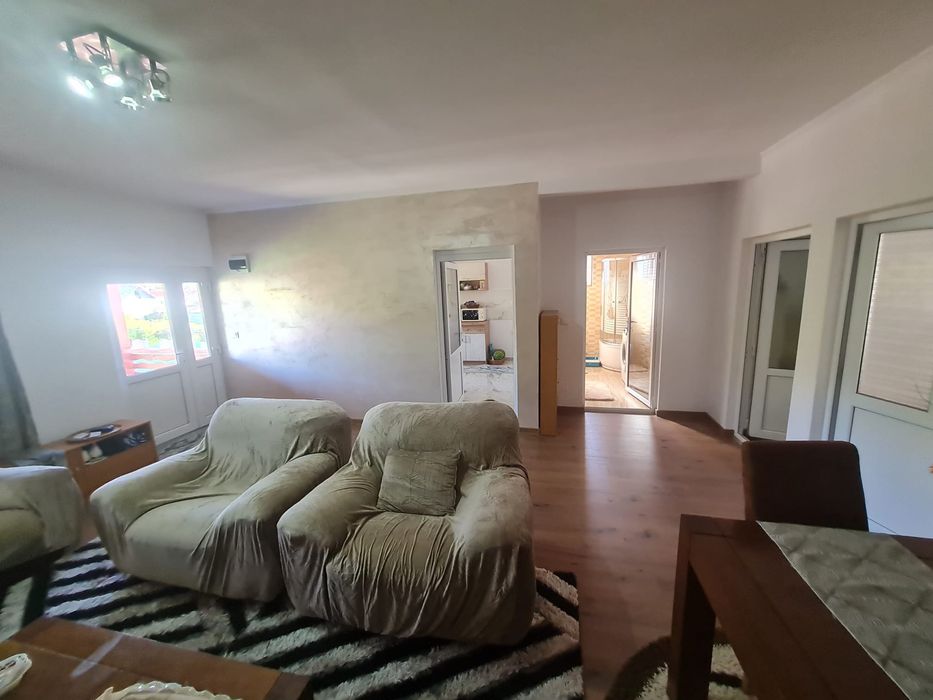 Casa de vanzare în Sarca – tot ce ai nevoie pentru confortul tau!