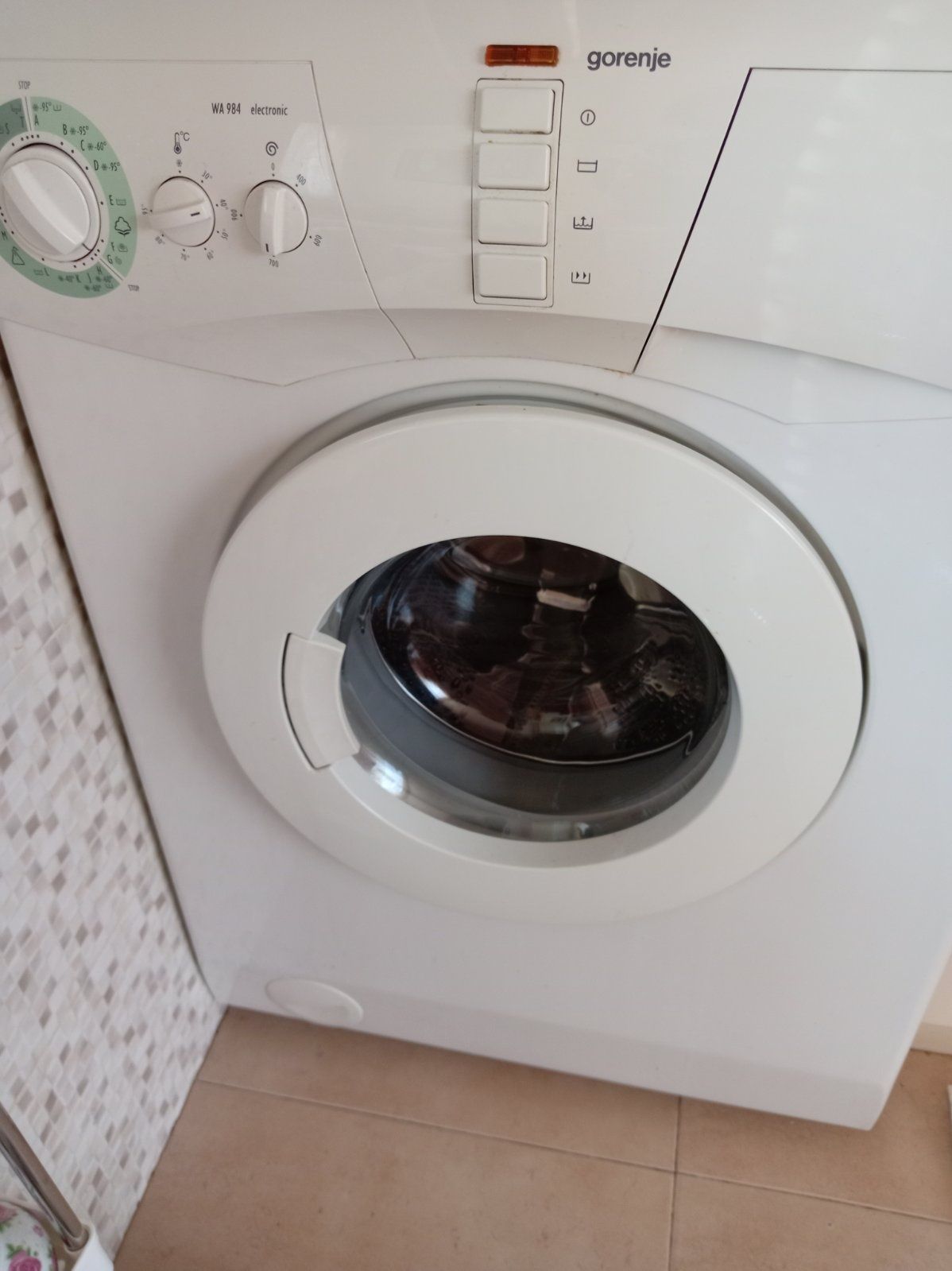 Продавам пералня WA984 electronik