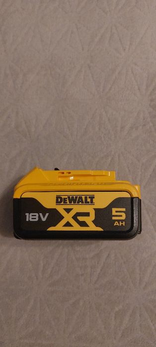 Acumulator Dewalt