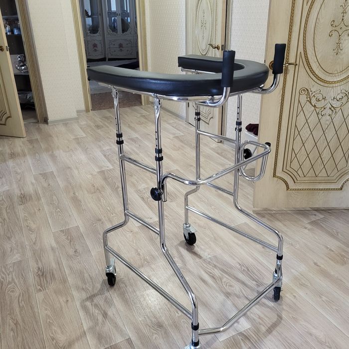 Продается ходунок для реабилитации с опорой и колёсами!