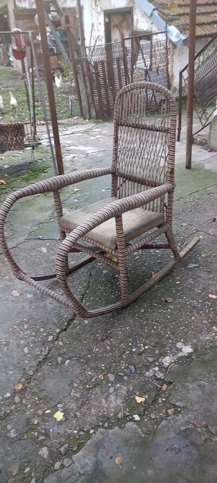 Люлеещ стол от миналото