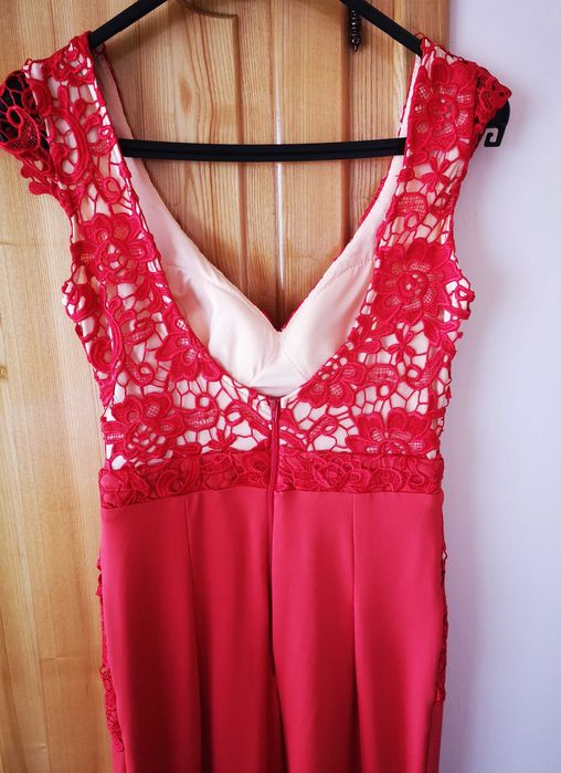 Vând rochii elegante