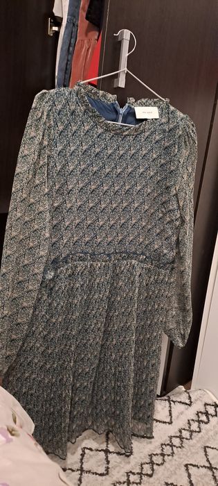 Rochie din mătase verde cu crem