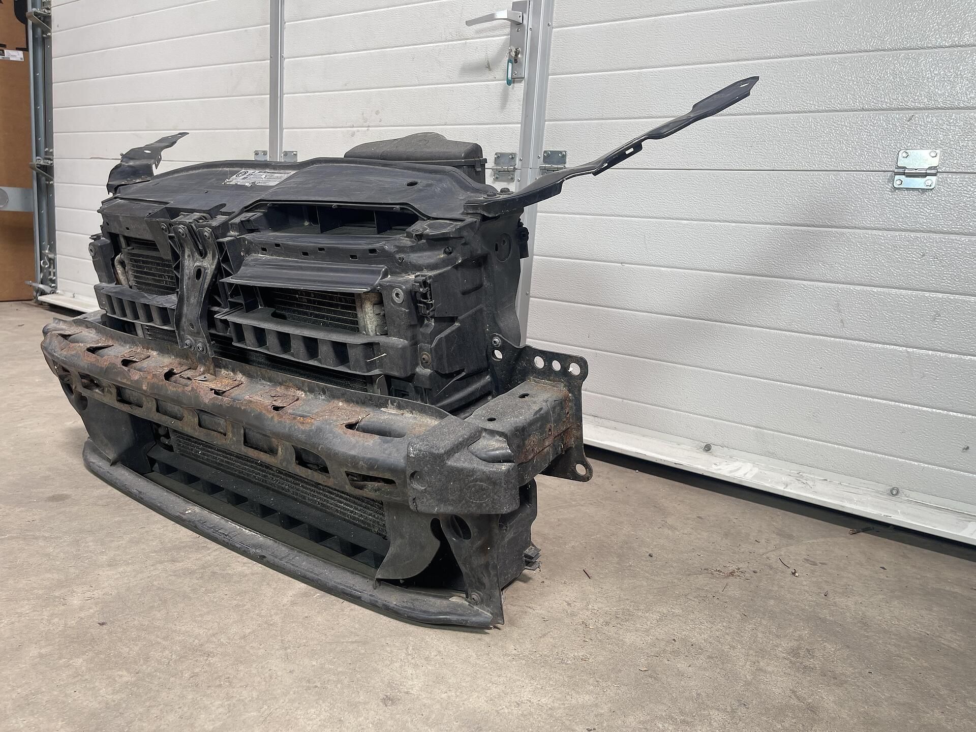 К-т радиатор с перки за vw golf vi - 5k0806930