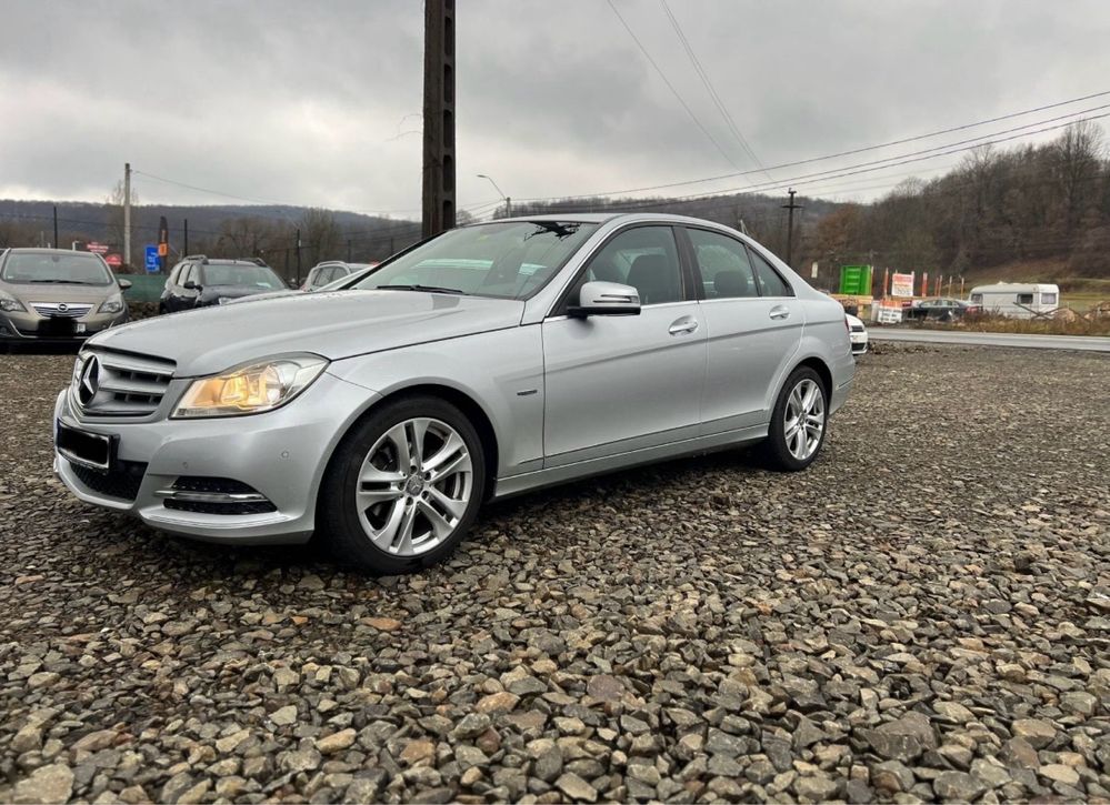 Bara fata Mercedes w204 c class Facelift