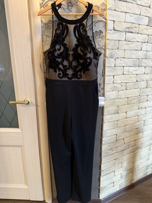 Продаю вечерний комбинезон