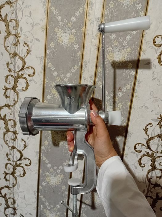 Отдам  мясорубку