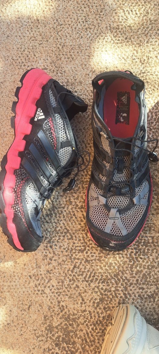 Маратонки Adidas nike