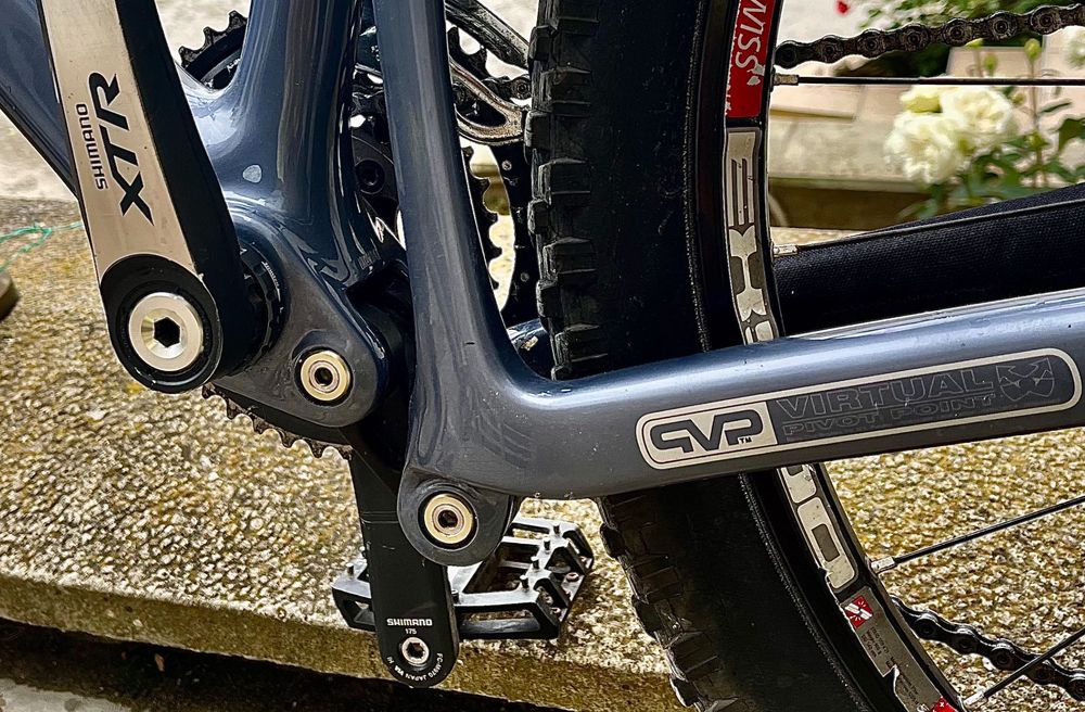 SАNTA CRUZ BLUR LT CARBON  . Планински карбонов велосипед. Спешно.