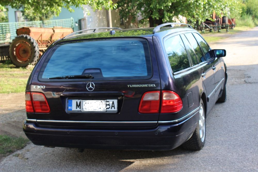 НА ЧАСТИ!! Mercedes W210 E300Td Комби / Мерцедес В210