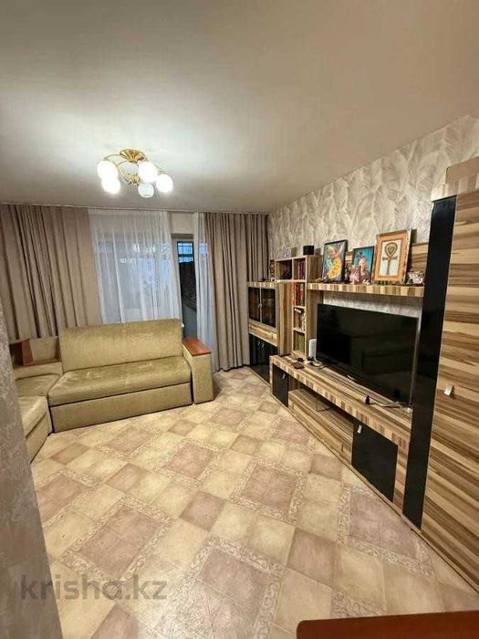 Продажа 2-комнатной квартиры Военный городок 1 этаж с балконом