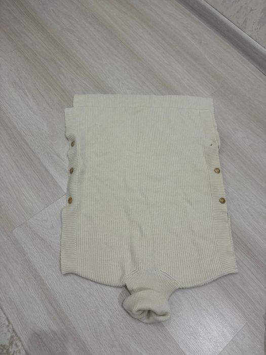 Вязаная водолазка без рукавов