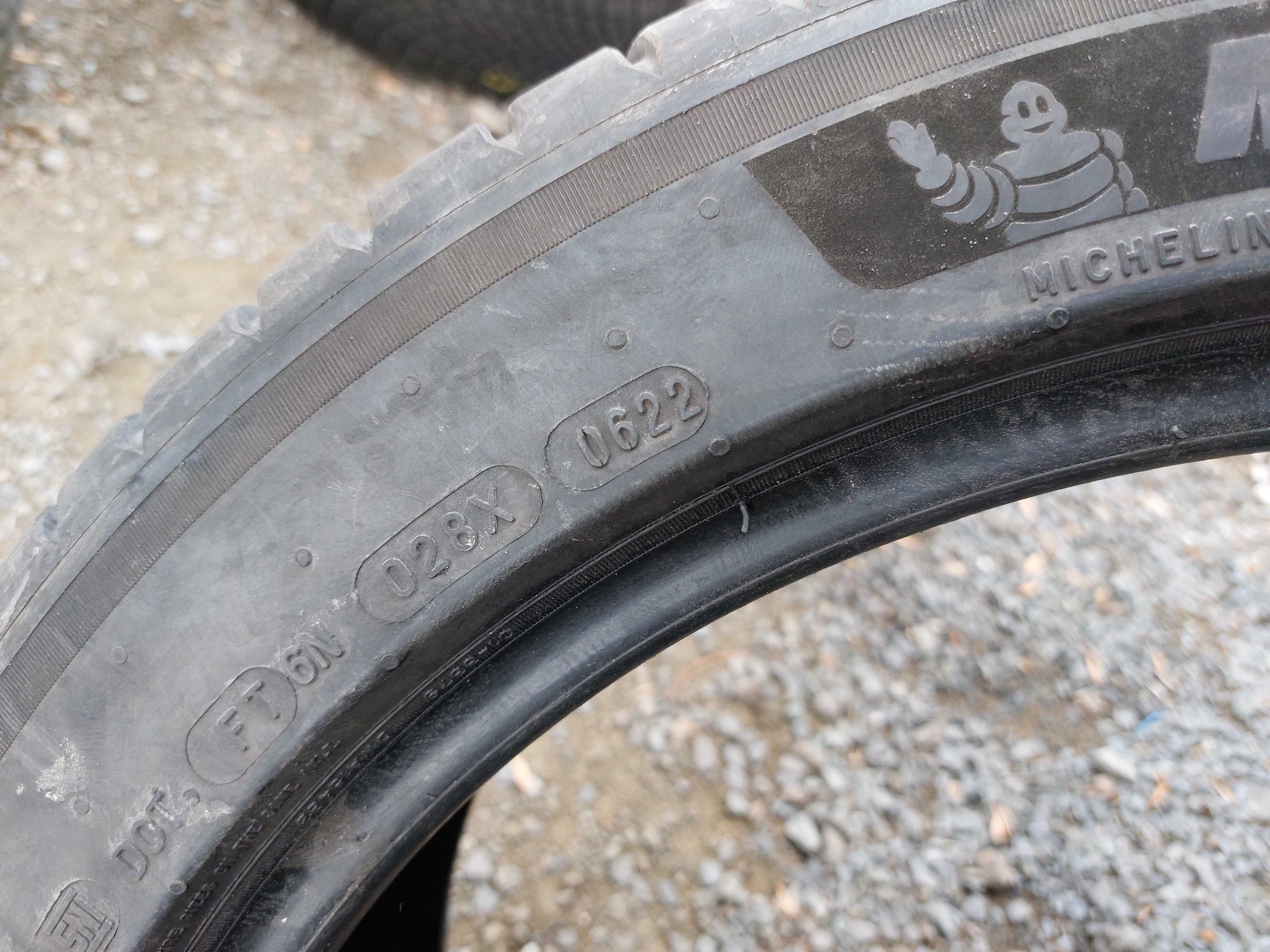 4бр.летни гуми MICHELIN 235/45/19 99Y DOT 0622