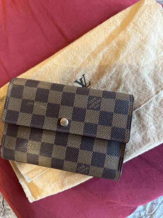 Louis Vuitton Autentic Damier Wallet