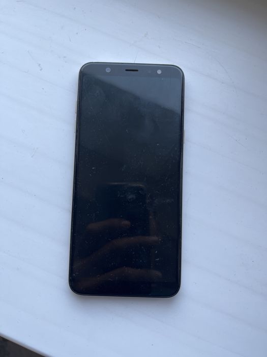 Самсунг А6 продаю срочно купили в магазине