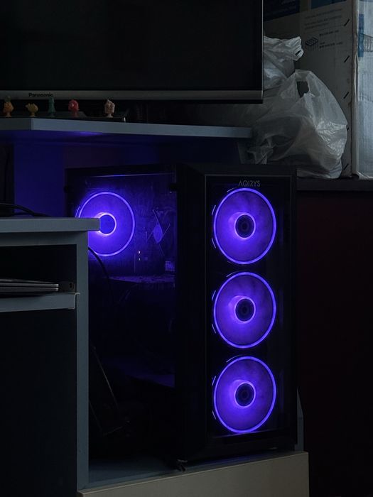 vand Pc in stare excelenta de functionare