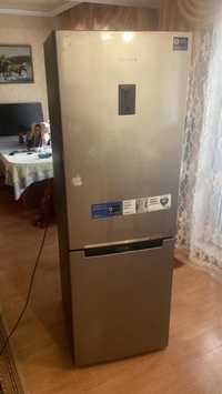 Холодильник, Б/у продам срочно, Samsung, работает