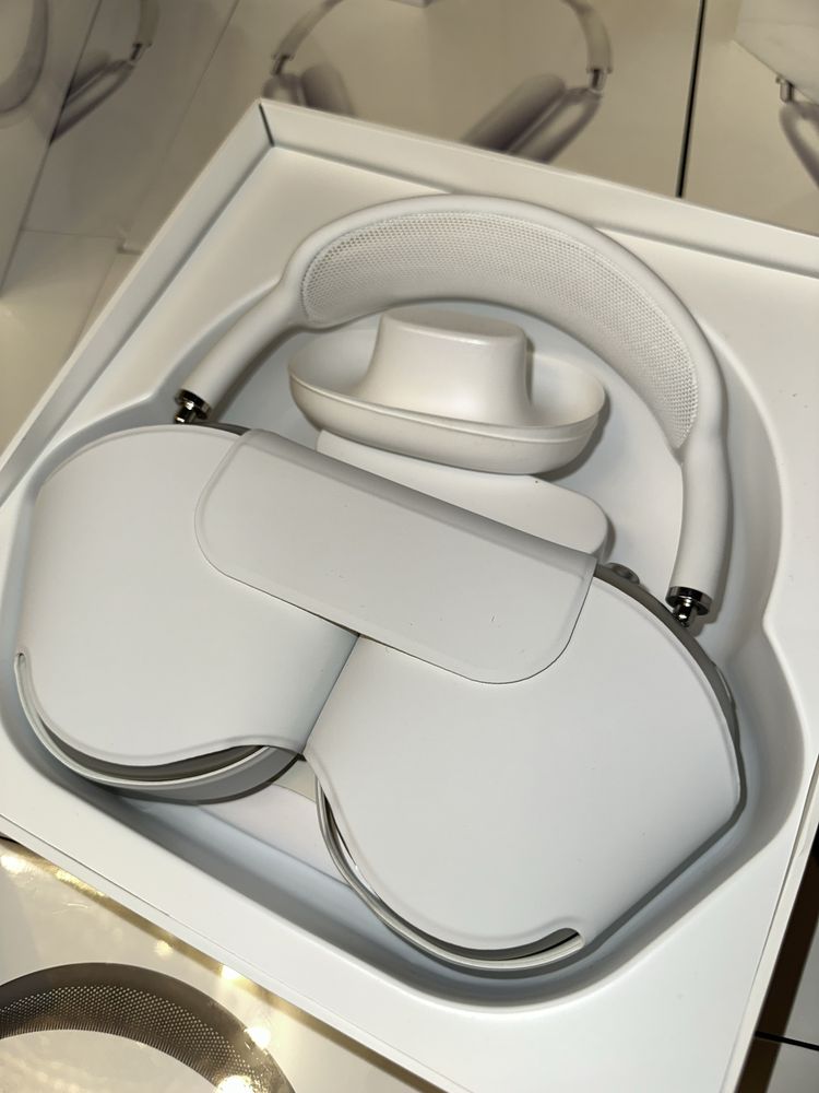 Air Pods Pro Max