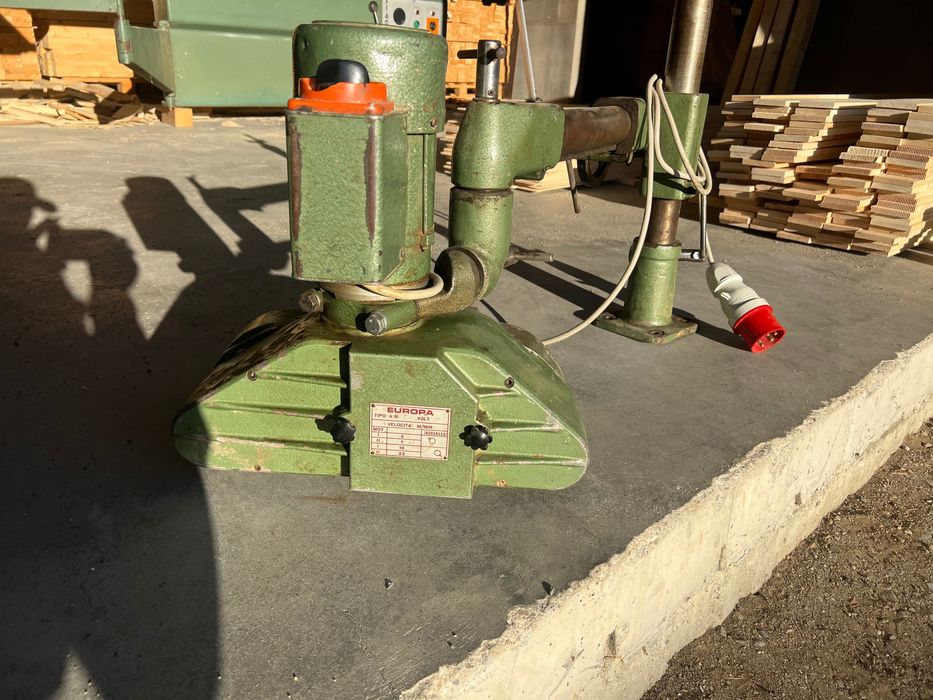 Dispozitiv de avans mechanic freza lemn