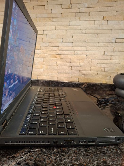 Лаптоп Lenovo ThinkPad T540p Intel Core i3