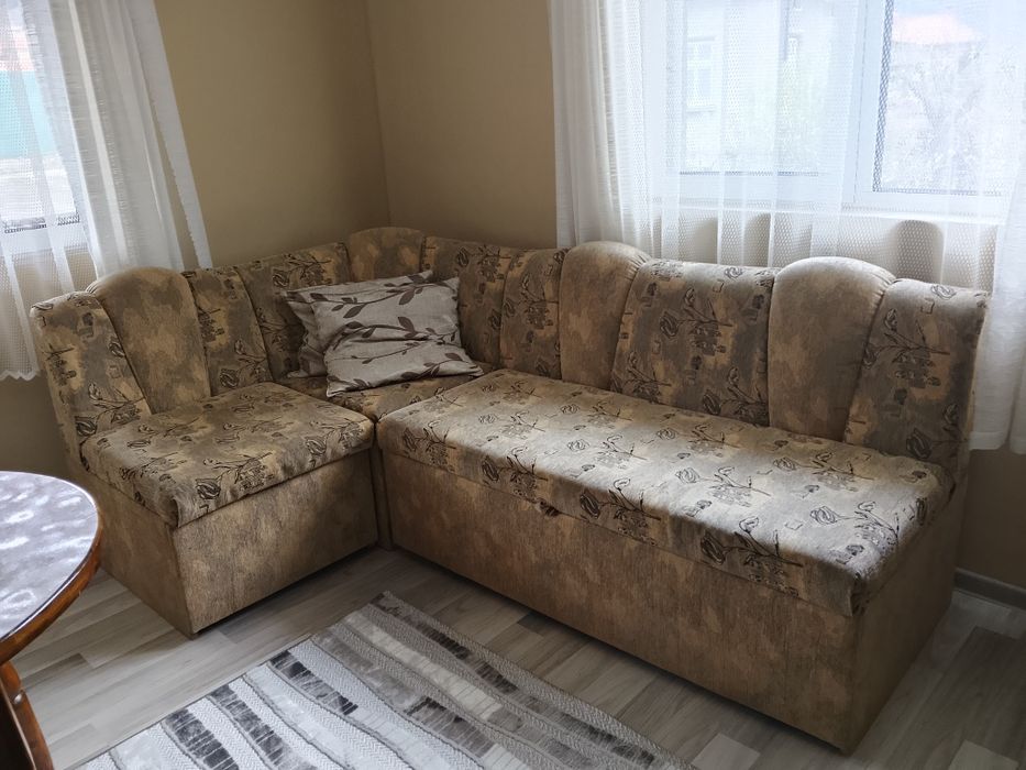 Кухненски разтегателен диван