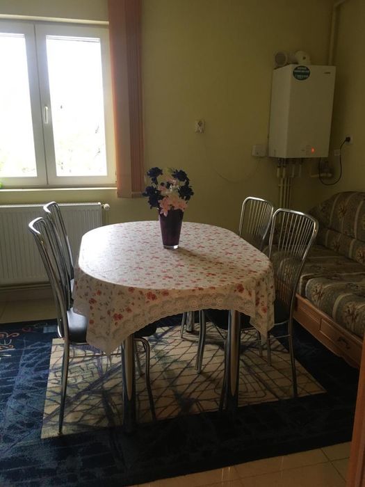 Persoană fizică închiriez apartament 2 camere în deva