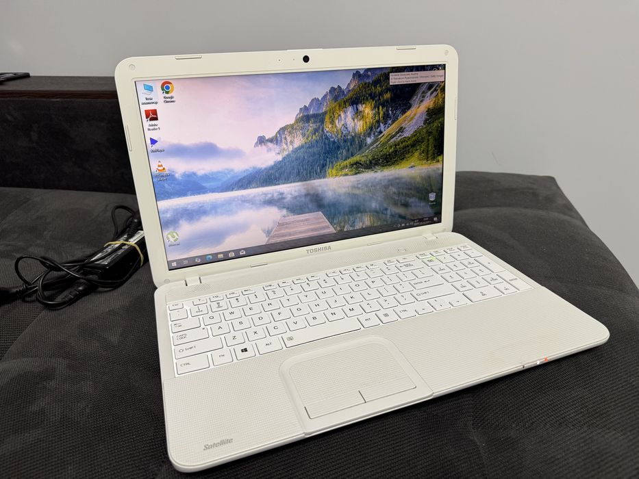 Лаптоп ТOSHIBA + зарядно