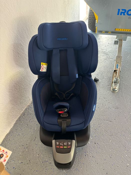 Recaro Salia столче