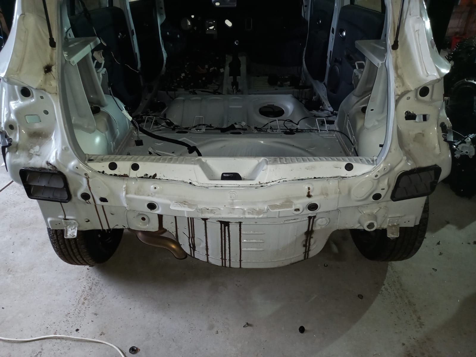 Fusta spate cu locaș roată rezerva Dacia Sandero Stepway an 2017-2020