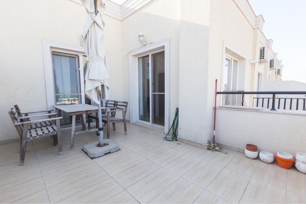 Apartament 3 camere cu terasa Cosmopolis