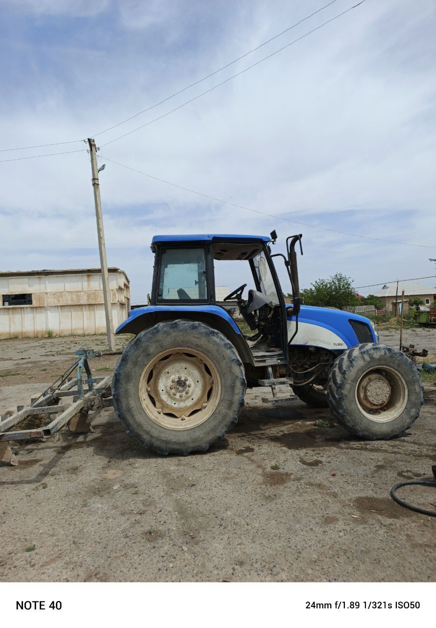Traktor new hollen