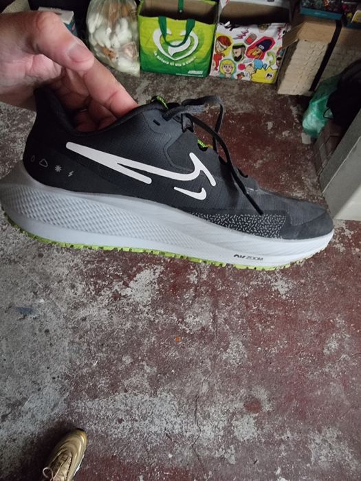 Adidasi nike 40 jumate 41  originali