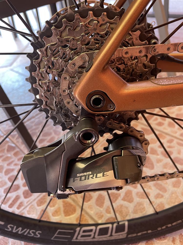 Шосеен велосипед BMC Roadmachine Оригинален с документи!