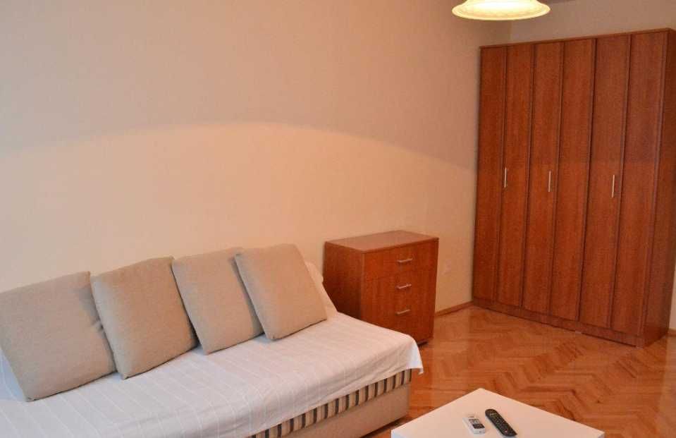 Дава се под наем Двустаен апартамент в Бургас, Славейков - 65 кв.м за 188.7 € - Снимка #3