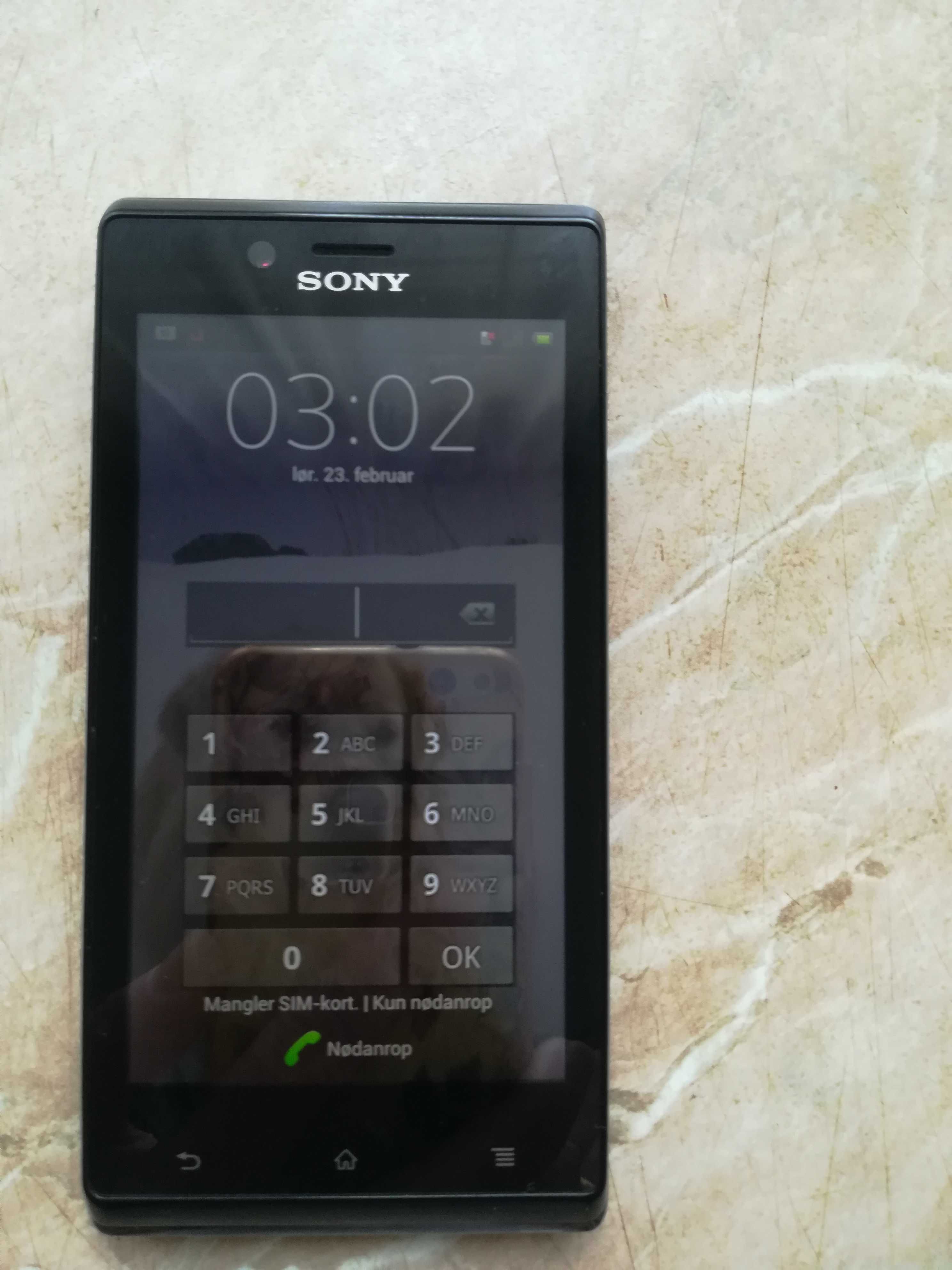 Смартфон Sony Xperia J