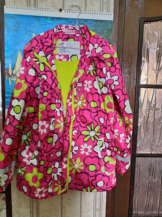 Продаю детскую куртку фирменную