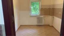 Vand apartament la etaj 2
