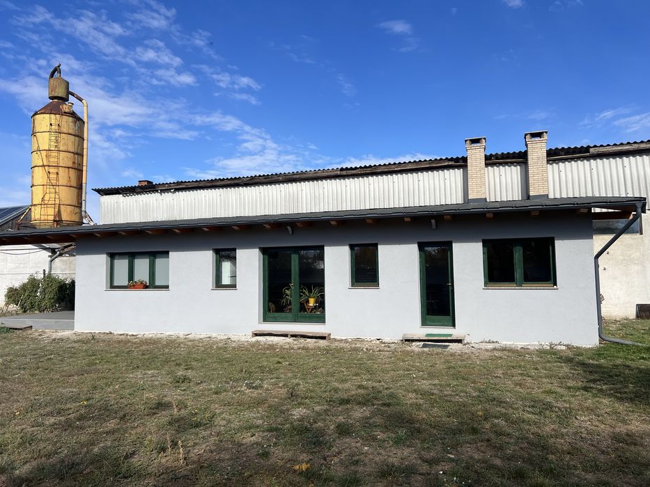 Teren intravilan 3.327 mp cu construcție nouă în Santion