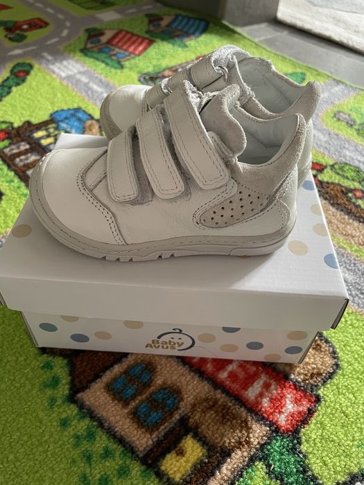 adidași Baby Avus, mărimea 21, preț 60 lei;