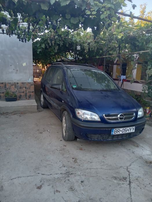 Vînd opel  zafira