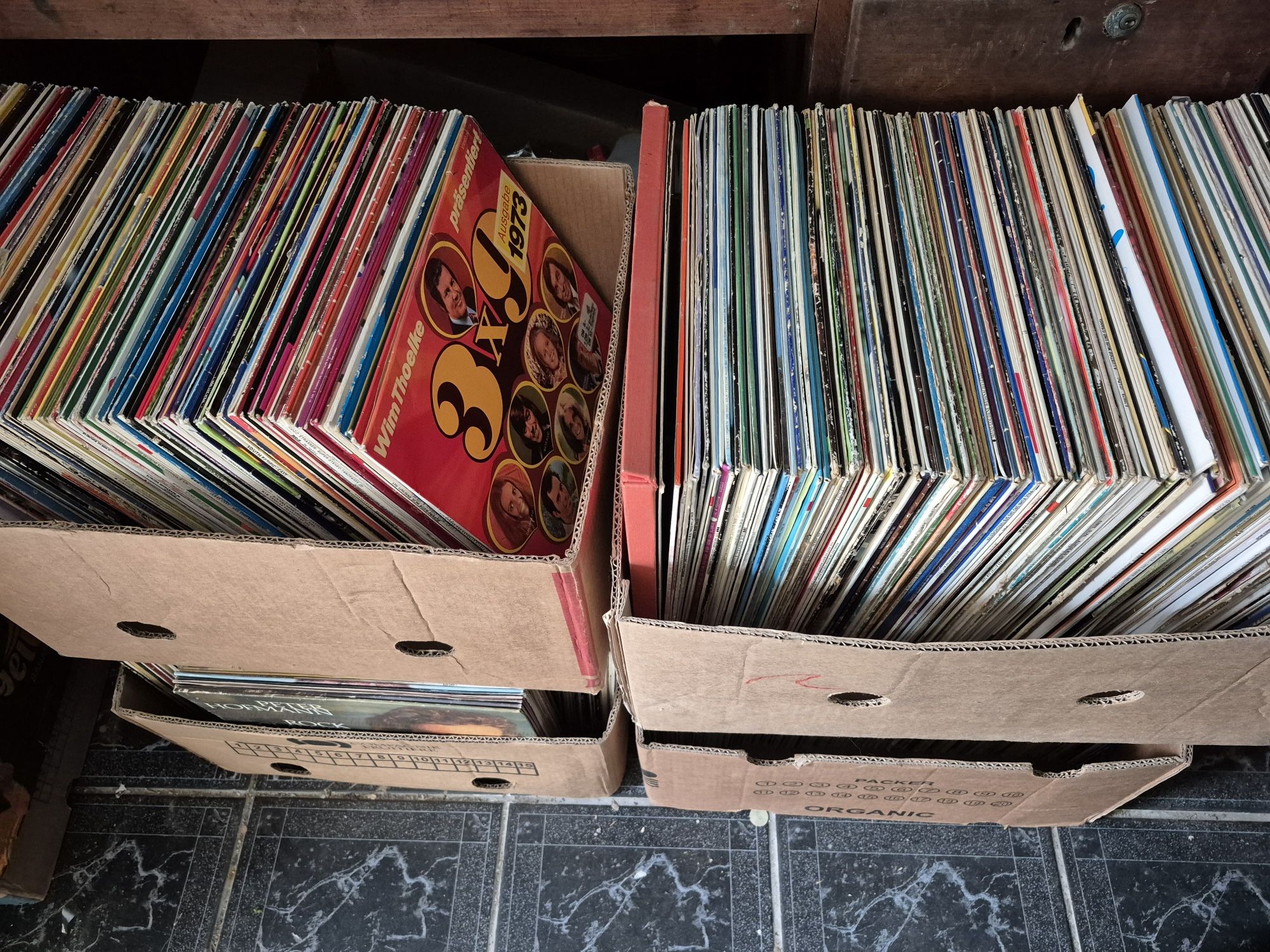 Vand Lot Discuri Vinil colectie 200 LP cu muzica usoara straină mixta