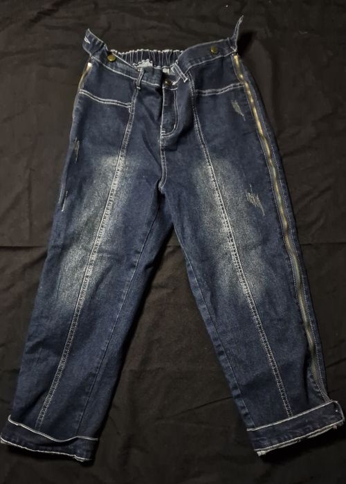 Îmbrăcăminte damă. Pantaloni. Blugi.