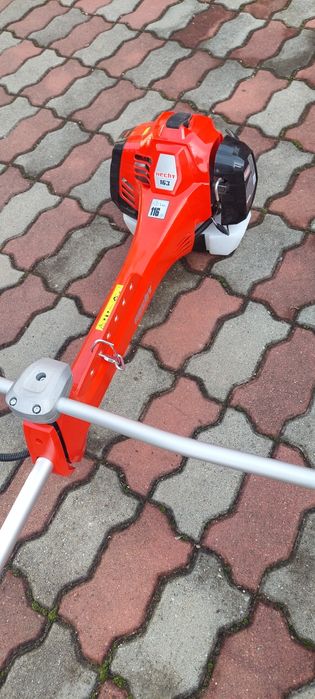 Vând motocoasă profesională Hecth 163