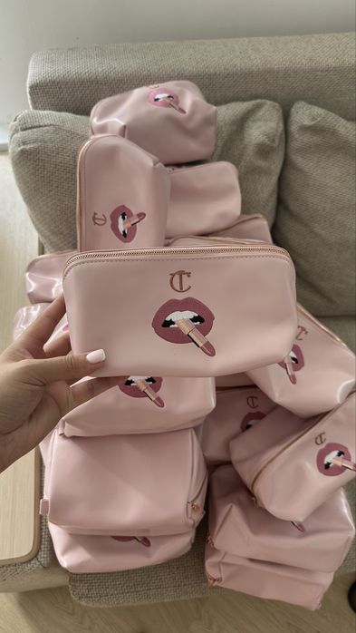 ЛИКВИДАЦИЯ! Косметичка Charlotte Tilbury